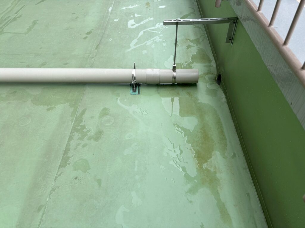 藻が除去され除菌作業も終了です