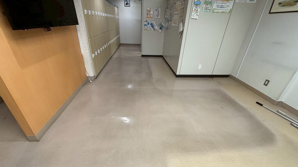 古いワックスが変色